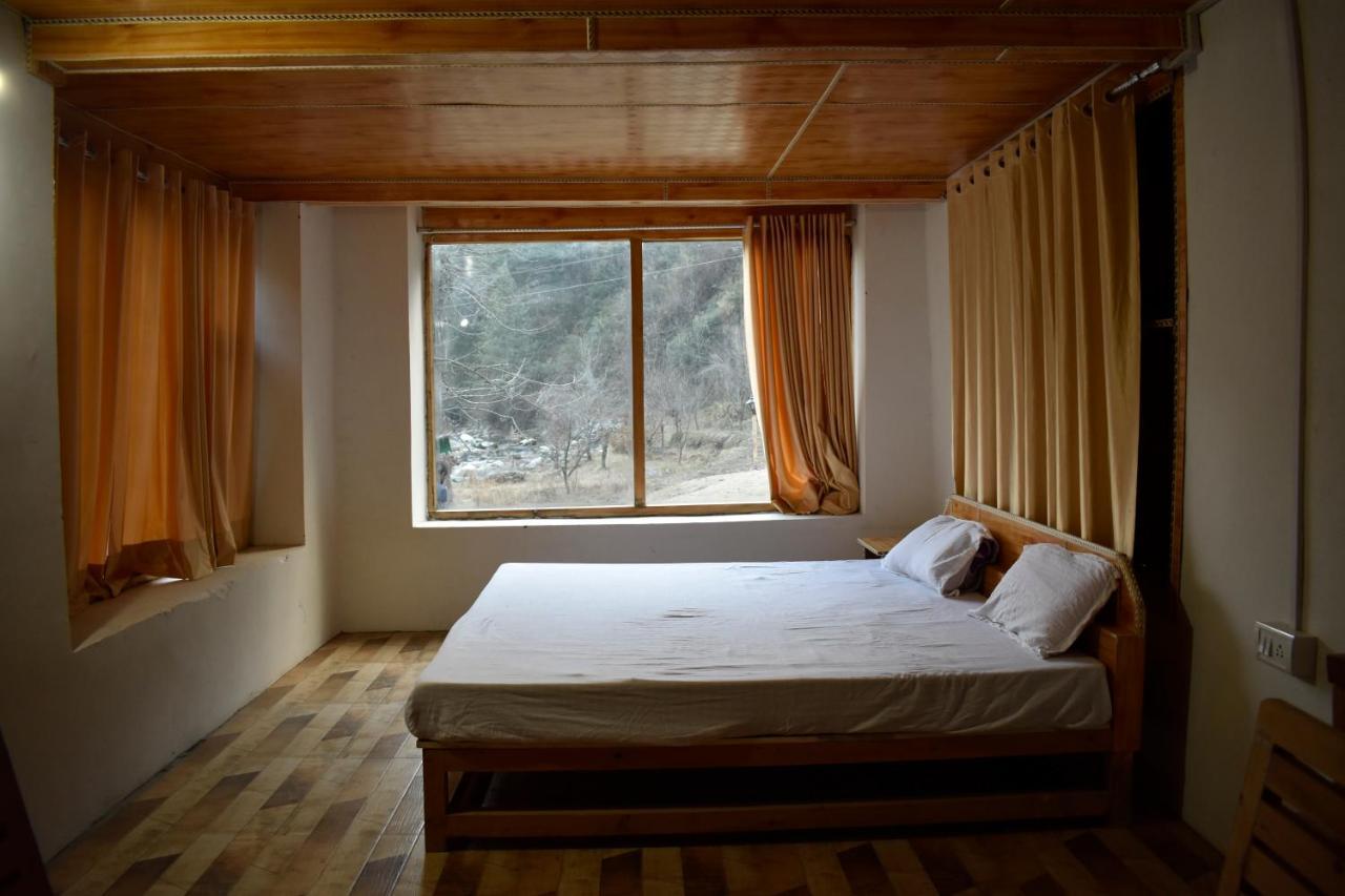 Moksha - By The River Villa Jibhi Exterior photo